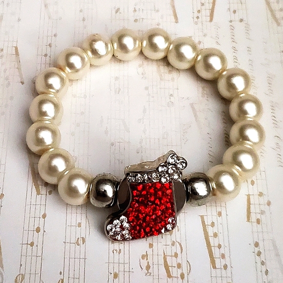 Stretch imitation pearl snap stocking bracelet. - Picture 1 of 2